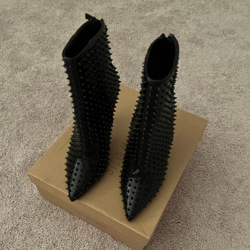 Black Steve Madden heels